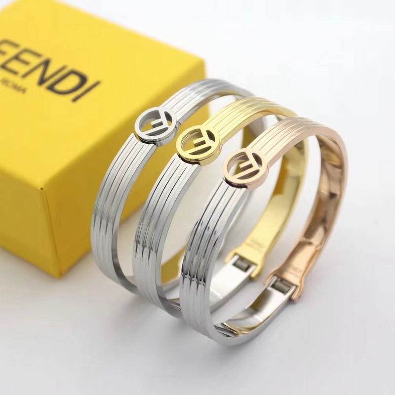 Fendi bracelet 03lyr35